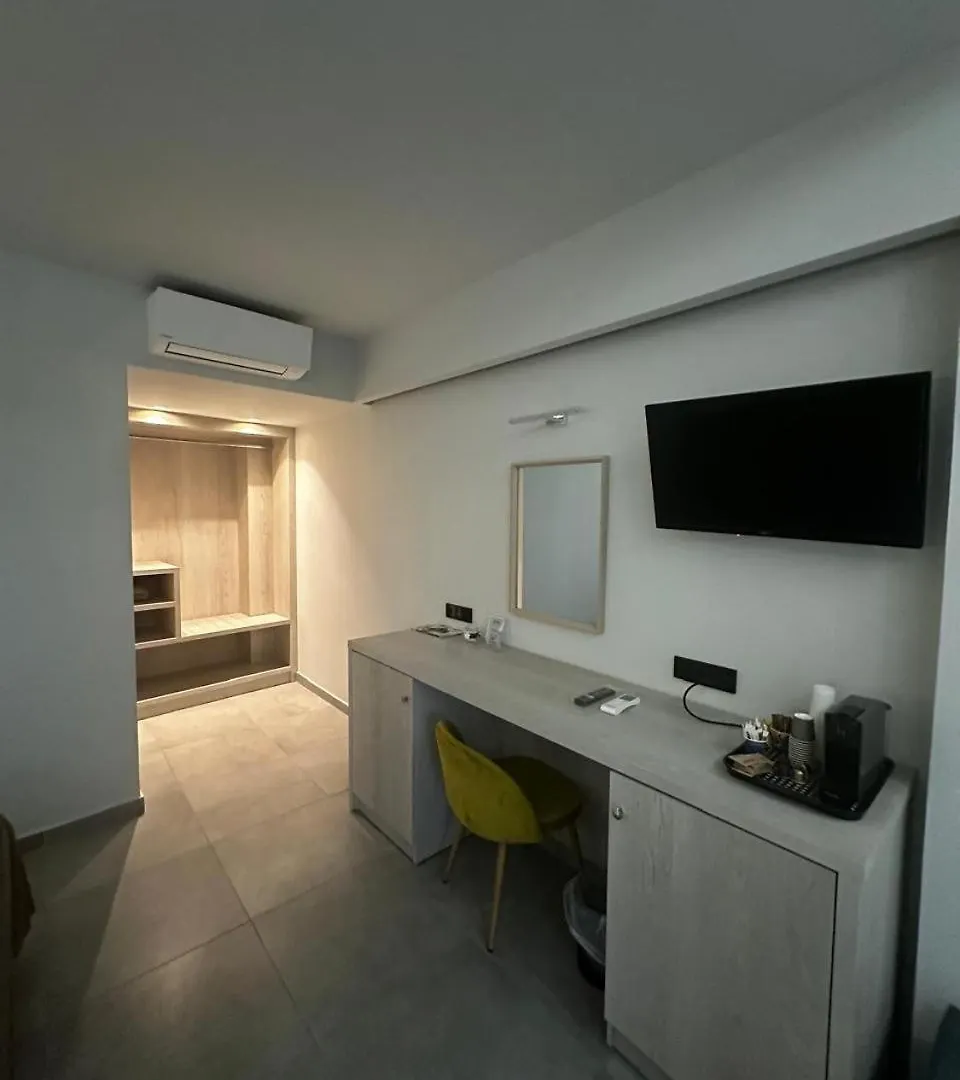 Aithra Hotel Paradisos